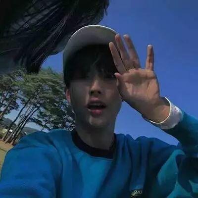 娱乐吃瓜头像男生霸气,娱乐吃瓜头像男生风采独树一帜  第2张